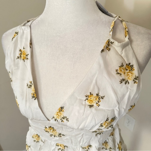 Forever 21 Yellow Floral Peplum Top – Size Small (NWT) - Picture 3 of 8